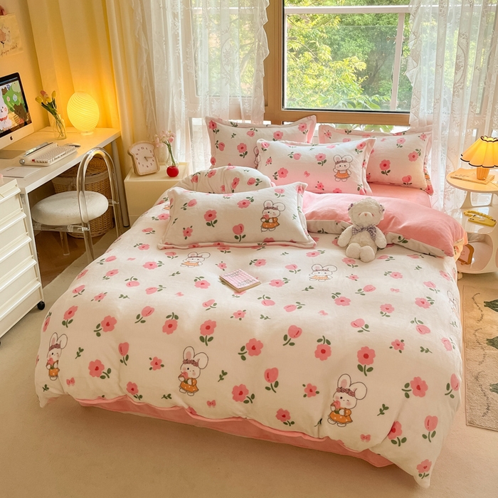 91家纺网 家纺一手货源 找家纺 慕澄家纺 2023新款小清新牛奶绒印花四件套 粉粉兔