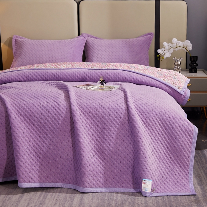 91家纺网 家纺一手货源 找家纺 晶缦家纺 2023新款华夫格牛奶绒床盖三件套 华夫格-浅紫