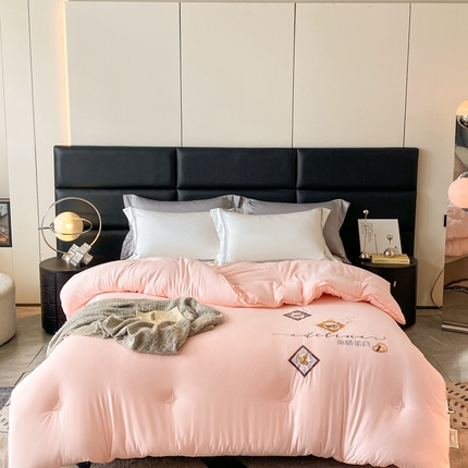 91家纺网 家纺一手货源 找家纺 （总）伊人居2023新款蚕蛹蛋白刺绣大豆被春秋被冬被【直播电商爆款】【来量定做】