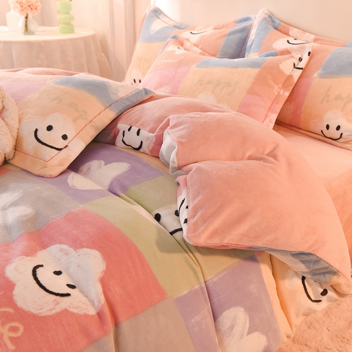 91家纺网 家纺一手货源 找家纺 2025新款冰岛臻棉绒印花系列牛奶绒小号三件套 彩色笑脸