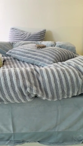 91家纺网 家纺一手货源 找家纺 玛奇朵 2023新款秋冬新品色织泰兔绒系列四件套 泰兔绒-条纹蓝