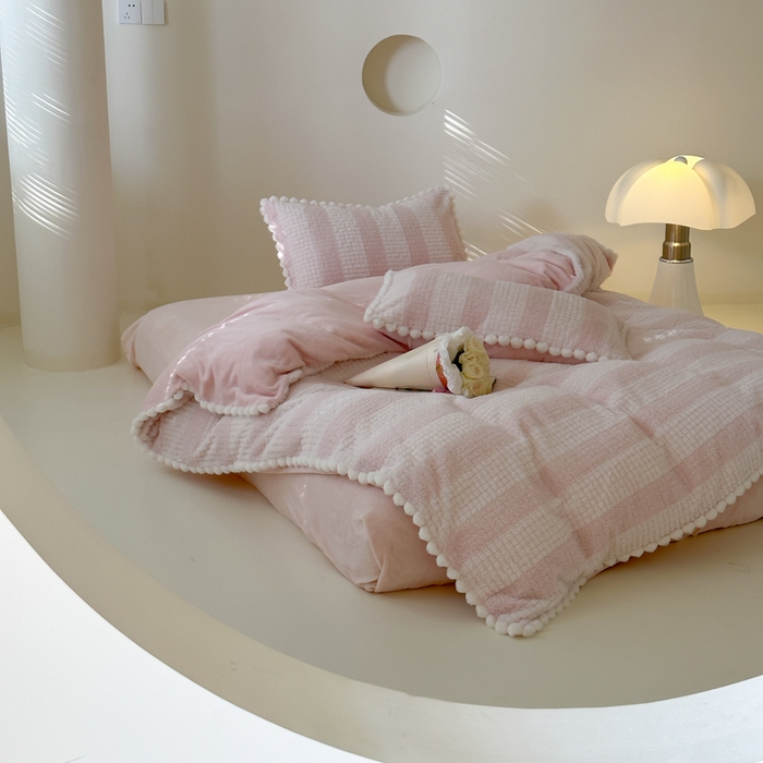 91家纺网 家纺一手货源 找家纺 玛奇朵 2023新款秋冬新品泰兔绒提花-朵以系列四件套 朵以-粉