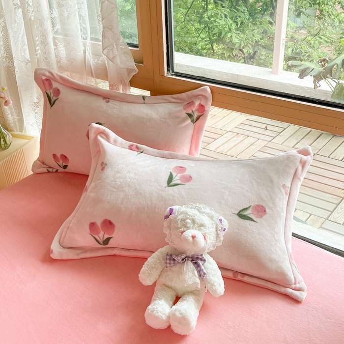 91家纺网 家纺一手货源 找家纺 慕澄家纺 2023新款小清新牛奶绒印花四件套 粉小花