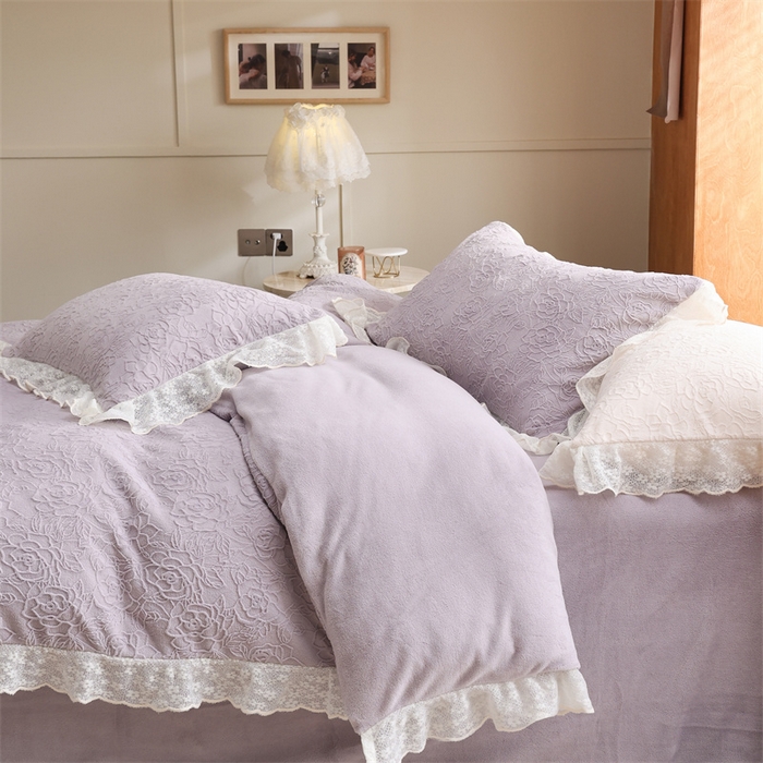 91家纺网 家纺一手货源 找家纺 柚子YOUTH 2023新款雪尼尔花边雕花绒四件套 奔赴 紫