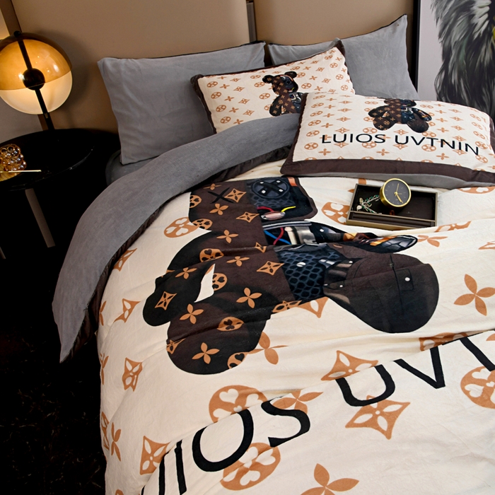 91家纺网 家纺一手货源 找家纺 爵仕家纺 2023新款暴力熊牛奶绒系列四件套 机械咖