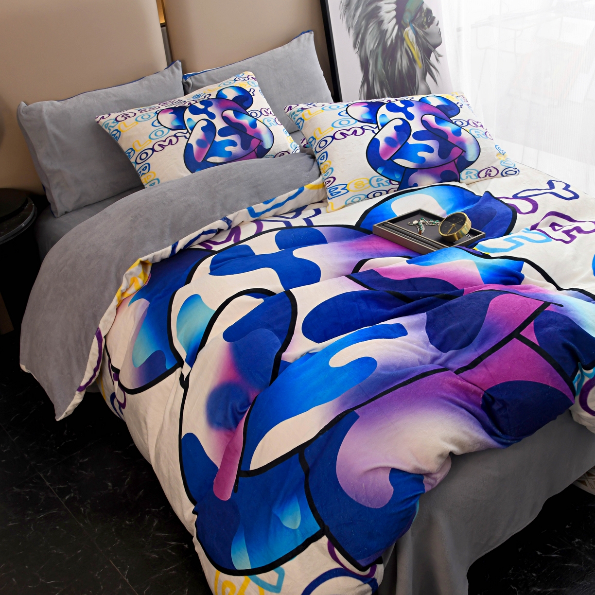 91家纺网 家纺一手货源 找家纺 爵仕家纺 2023新款暴力熊牛奶绒系列四件套 酷玩彩