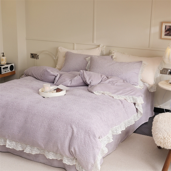 91家纺网 家纺一手货源 找家纺 柚子YOUTH 2023新款雪尼尔花边雕花绒四件套 奔赴 紫