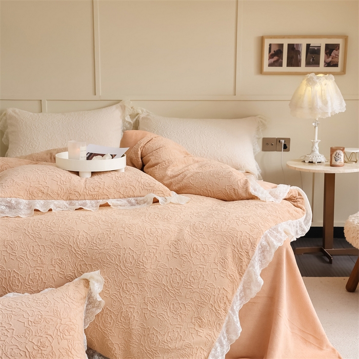 91家纺网 家纺一手货源 找家纺 柚子YOUTH 2023新款雪尼尔花边雕花绒四件套 奔赴 桔