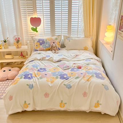 91家纺网 家纺一手货源 找家纺 （总）川悦生活 2023新款双面240克宽边牛奶绒毯子