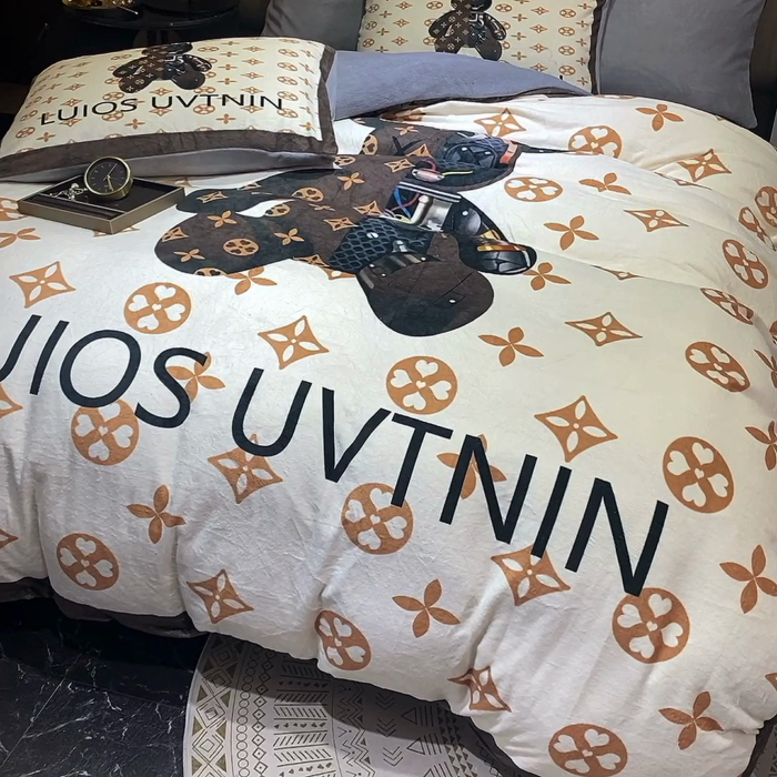 91家纺网 家纺一手货源 找家纺 爵仕家纺 2023新款暴力熊牛奶绒系列四件套 机械咖