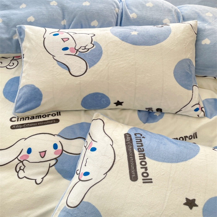 91家纺网 家纺一手货源 找家纺 博雅 2023新款三丽鸥正版授权卡通加厚牛奶绒系列四件套 波点玉桂狗