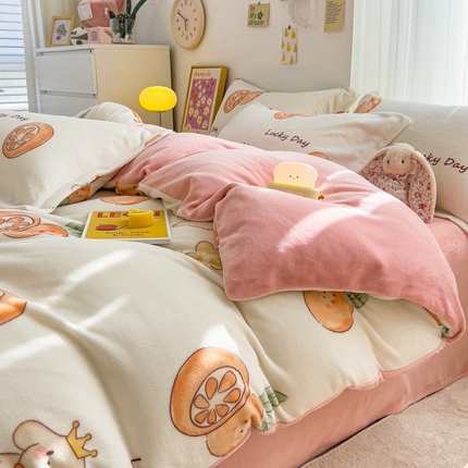 91家纺网 家纺一手货源 找家纺 全季家居2023新款小清新A类高克重加厚印花牛奶绒四件套 橙子