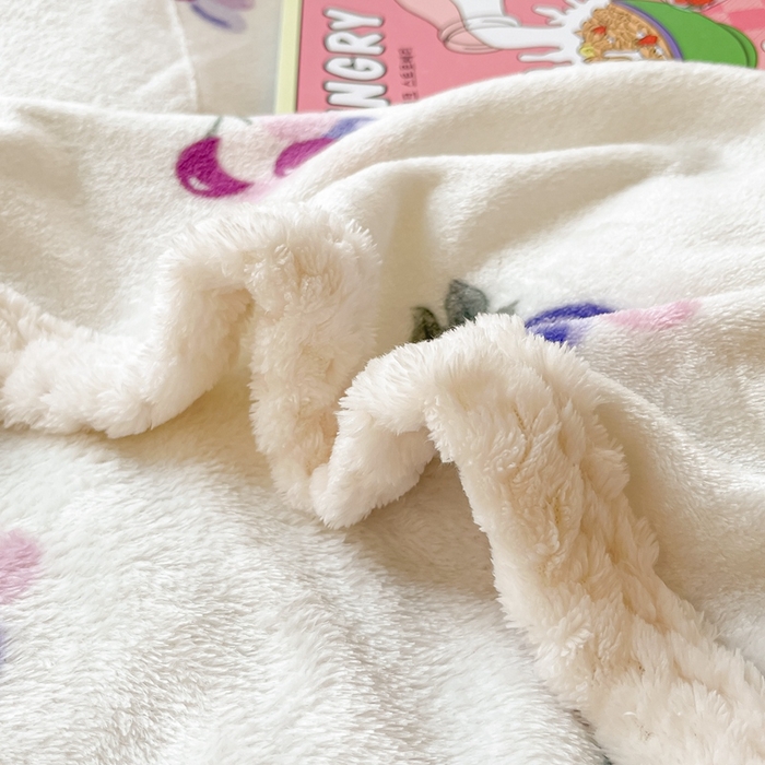 91家纺网 家纺一手货源 找家纺 川悦生活 2023新款双面240克宽边牛奶绒毯子 毛毯葡萄庄园