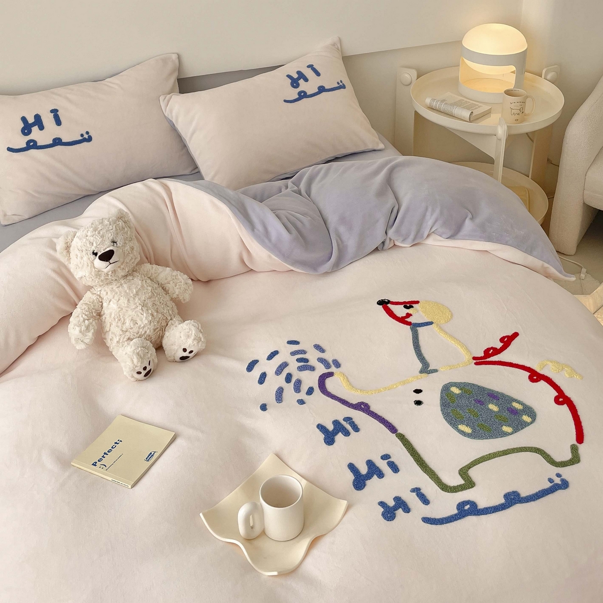 91家纺网 家纺一手货源 找家纺 玛奇朵 2023新款秋冬牛奶绒多巴胺彩色线条毛巾绣四件套 Hi 小象-粉