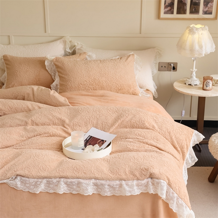 91家纺网 家纺一手货源 找家纺 柚子YOUTH 2023新款雪尼尔花边雕花绒四件套 奔赴 桔