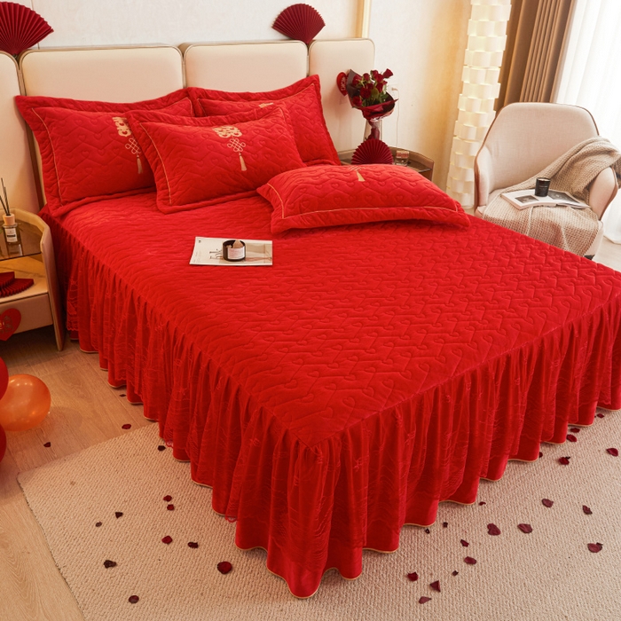 91家纺网 家纺一手货源 找家纺 宜凡家纺 2023秋冬新品婴儿绒婚庆床裙三件套 龙凤之姿