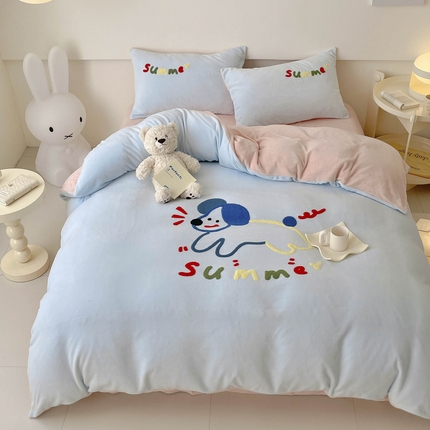 玛奇朵 2023新款秋冬牛奶绒多巴胺彩色线条毛巾绣四件套 飞跃小狗-蓝