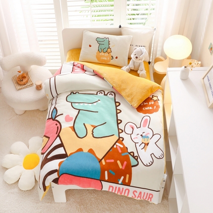 91家纺网 家纺一手货源 找家纺 鱼宝 2023新款大版牛奶绒婴童套件 小鳄鱼