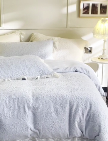 91家纺网 家纺一手货源 找家纺 （总）柚子YOUTH 2023新款雪尼尔花边雕花绒四件套