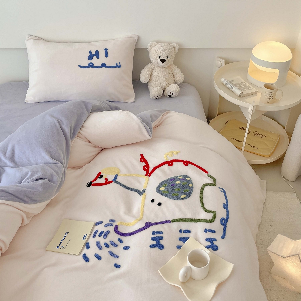 91家纺网 家纺一手货源 找家纺 玛奇朵 2023新款秋冬牛奶绒多巴胺彩色线条毛巾绣四件套 Hi 小象-粉