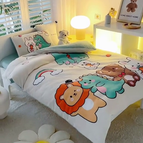 91家纺网 家纺一手货源 找家纺 鱼宝 2023新款大版牛奶绒婴童套件 动物之家