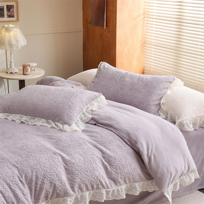 91家纺网 家纺一手货源 找家纺 柚子YOUTH 2023新款雪尼尔花边雕花绒四件套 奔赴 紫