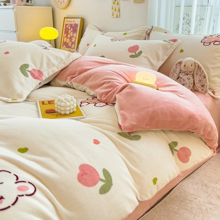 全季家居2023新款小清新A类高克重加厚印花牛奶绒四件套 花园兔