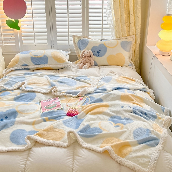 91家纺网 家纺一手货源 找家纺 川悦生活 2023新款双面240克宽边牛奶绒毯子 毛毯浪漫国度-蓝