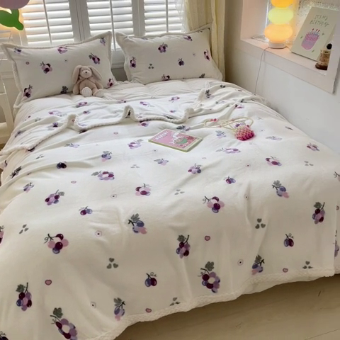 91家纺网 家纺一手货源 找家纺 川悦生活 2023新款双面240克宽边牛奶绒毯子 毛毯葡萄庄园