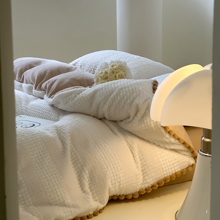 91家纺网 家纺一手货源 找家纺 （总）玛奇朵 2023新款秋冬泰兔绒提花四件套-朵以