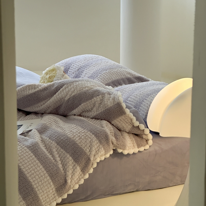 91家纺网 家纺一手货源 找家纺 玛奇朵 2023新款秋冬泰兔绒提花四件套-朵以 朵以-紫