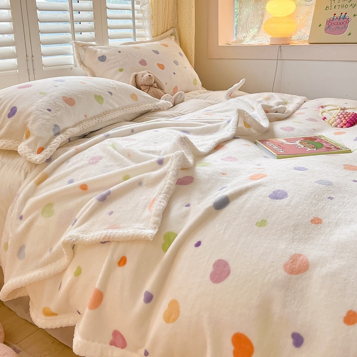 91家纺网 家纺一手货源 找家纺 川悦生活 2023新款双面240克宽边牛奶绒毯子 毛毯软心-粉