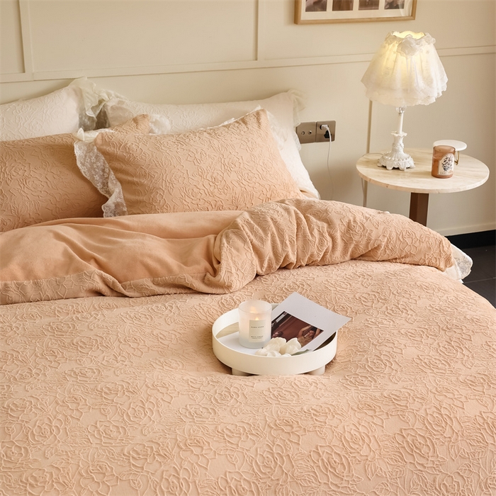 91家纺网 家纺一手货源 找家纺 柚子YOUTH 2023新款雪尼尔花边雕花绒四件套 奔赴 桔