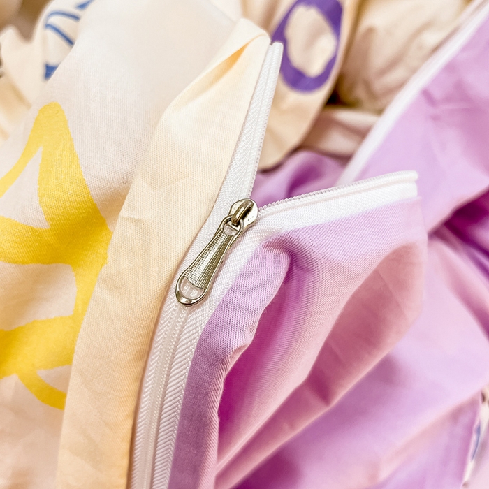 91家纺网 家纺一手货源 找家纺 小懒猪 2024春夏新款全棉卡通印花四件套 幸运小狗