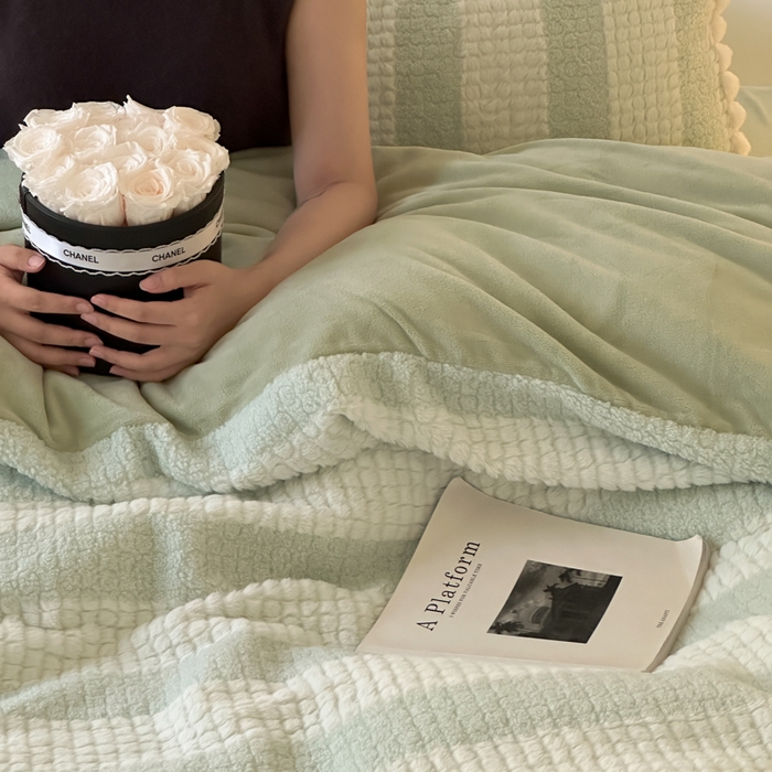 91家纺网 家纺一手货源 找家纺 玛奇朵 2023新款秋冬泰兔绒提花四件套-朵以 朵以-绿