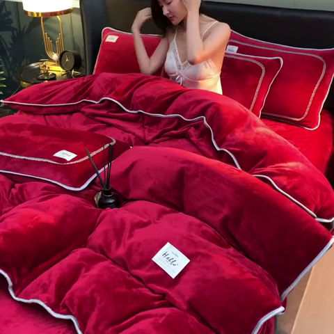 91家纺网 家纺一手货源 找家纺 畅畅家纺 2023新款纯色8.5斤9斤牛奶绒法莱绒宝宝金貂绒四件套 酒红