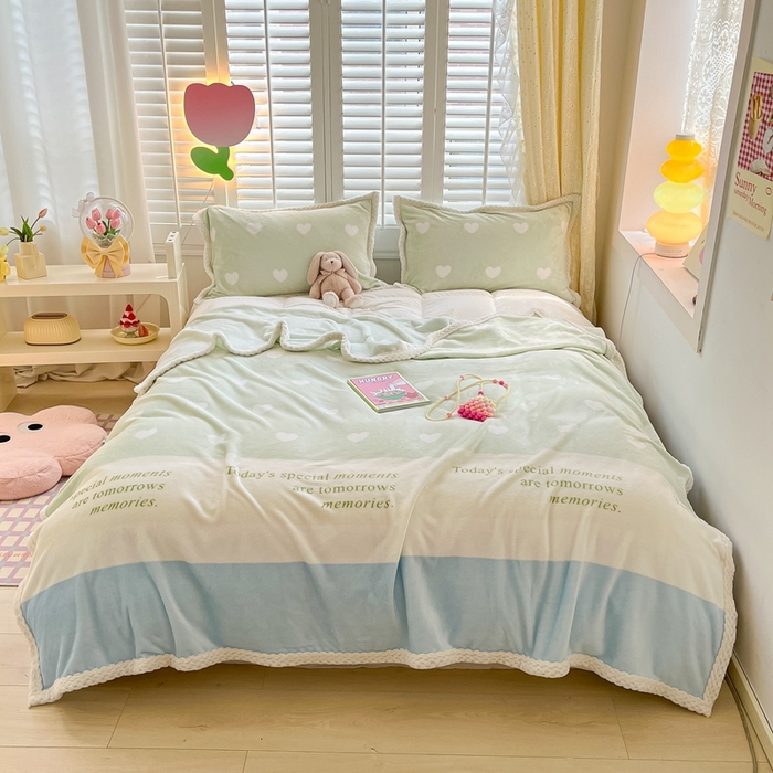 91家纺网 家纺一手货源 找家纺 川悦生活 2023新款双面240克宽边牛奶绒毯子 毛毯美好生活