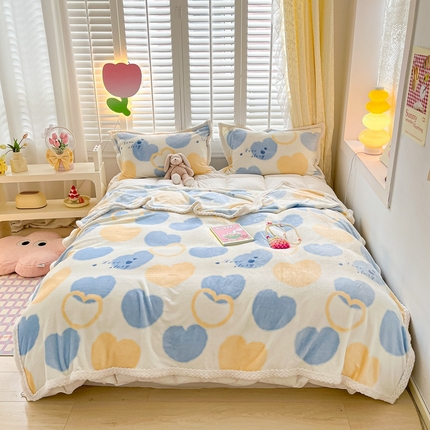 91家纺网 家纺一手货源 找家纺 川悦生活 2023新款双面240克宽边牛奶绒毯子 毛毯浪漫国度-蓝