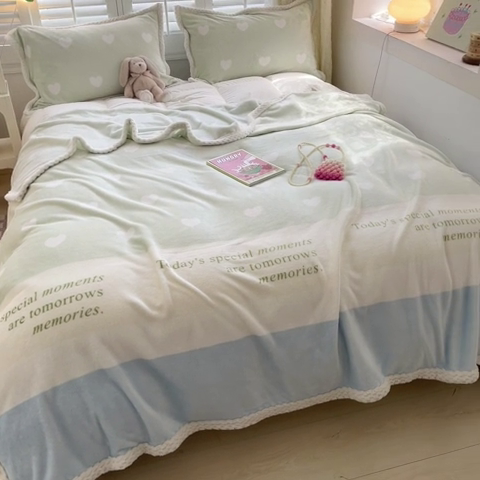 91家纺网 家纺一手货源 找家纺 川悦生活 2023新款双面240克宽边牛奶绒毯子 毛毯美好生活