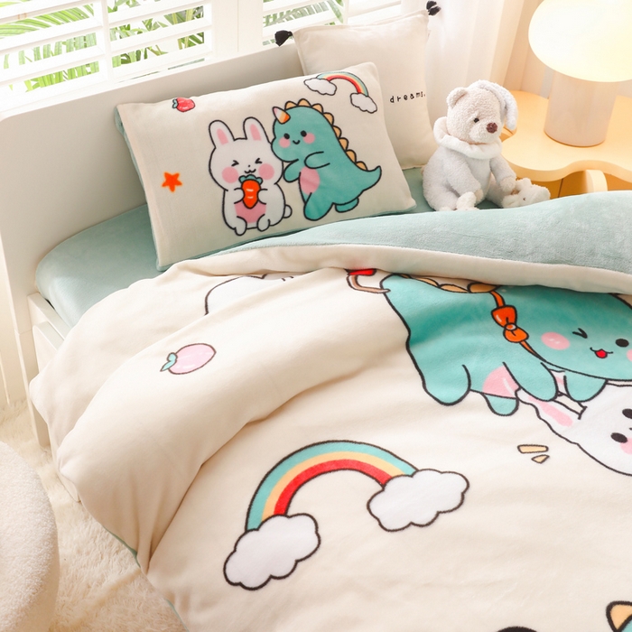 91家纺网 家纺一手货源 找家纺 鱼宝 2023新款大版牛奶绒婴童套件 动物之家