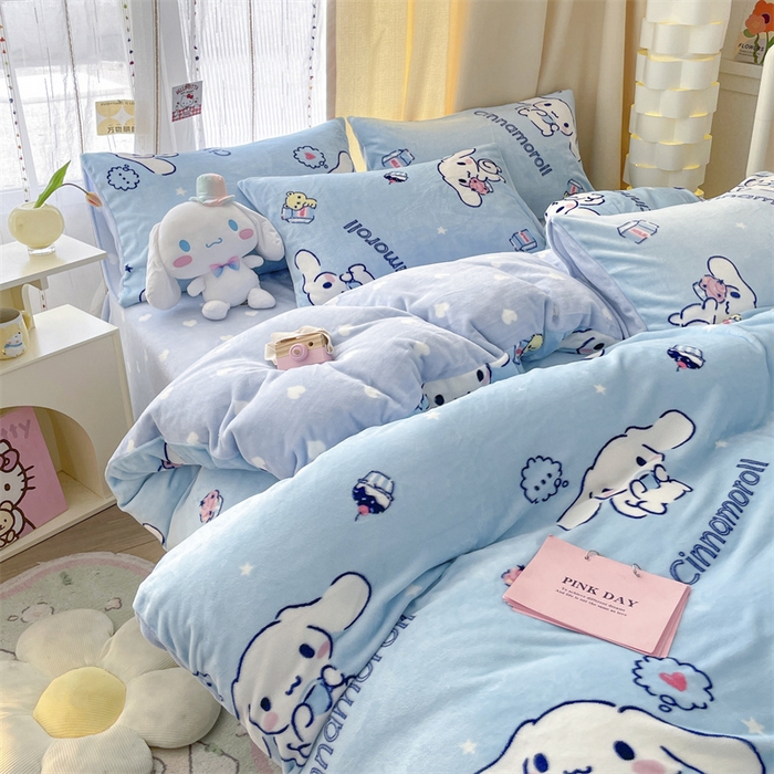 91家纺网 家纺一手货源 找家纺 博雅 2023新款三丽鸥正版授权卡通加厚牛奶绒系列四件套 甜品玉桂狗