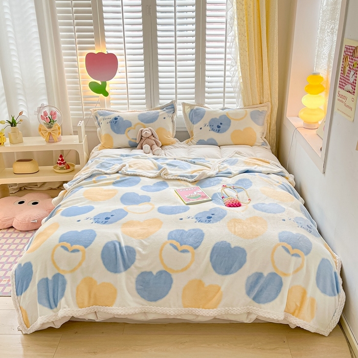 91家纺网 家纺一手货源 找家纺 川悦生活 2023新款双面240克宽边牛奶绒毯子 毛毯浪漫国度-蓝