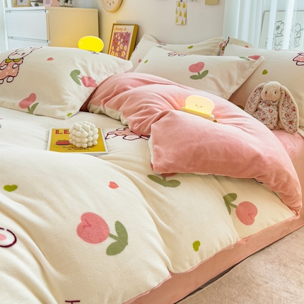 91家纺网 家纺一手货源 找家纺 全季家居2023新款小清新A类高克重加厚印花牛奶绒四件套 花园兔