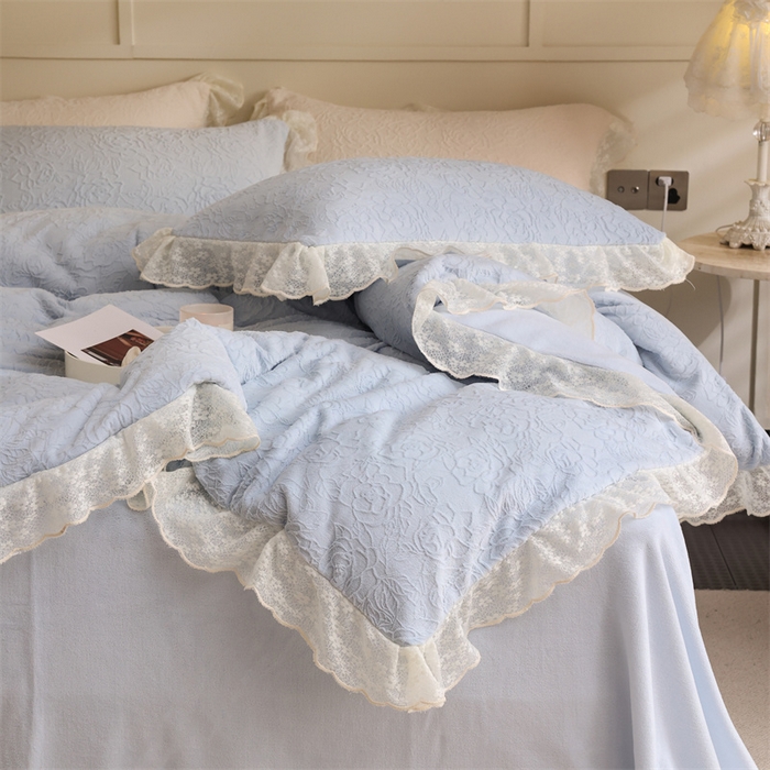 91家纺网 家纺一手货源 找家纺 柚子YOUTH 2023新款雪尼尔花边雕花绒四件套 奔赴 蓝