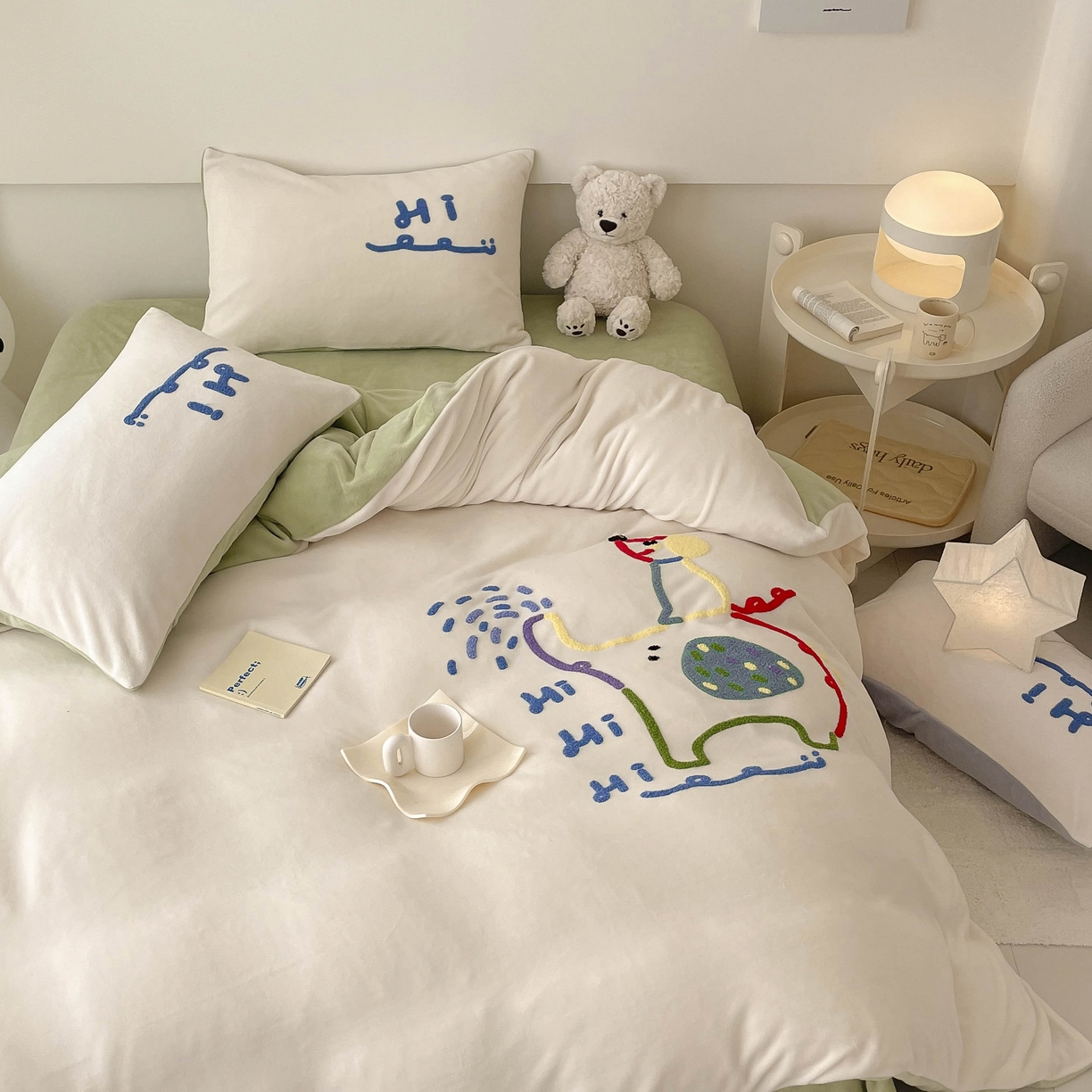 91家纺网 家纺一手货源 找家纺 玛奇朵 2023新款秋冬牛奶绒多巴胺彩色线条毛巾绣四件套 Hi 小象-米白