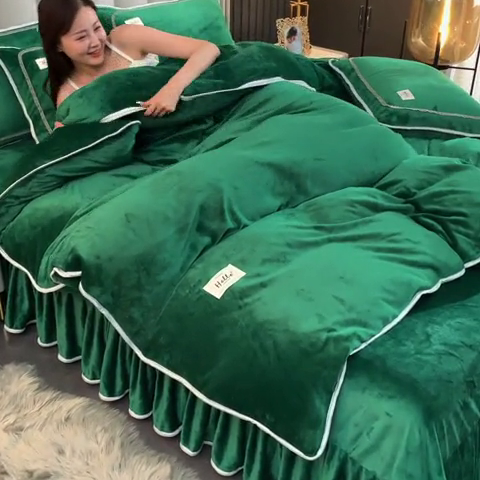 91家纺网 家纺一手货源 找家纺 畅畅家纺 2023新款纯色8.5斤9斤牛奶绒法莱绒宝宝金貂绒四件套 绿