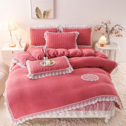 91家纺网 家纺一手货源 找家纺 （总）恋尚 2023牛奶绒夹棉 蕾丝花边贴布绣床笠四件套