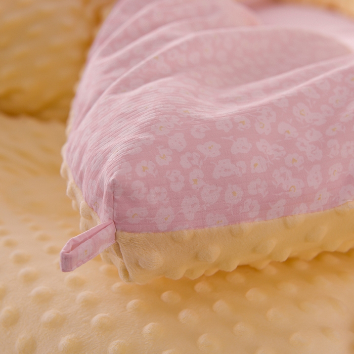 91家纺网 家纺一手货源 找家纺 圣楚家纺  2024新款豆豆绒保暖冬被 樱花点点