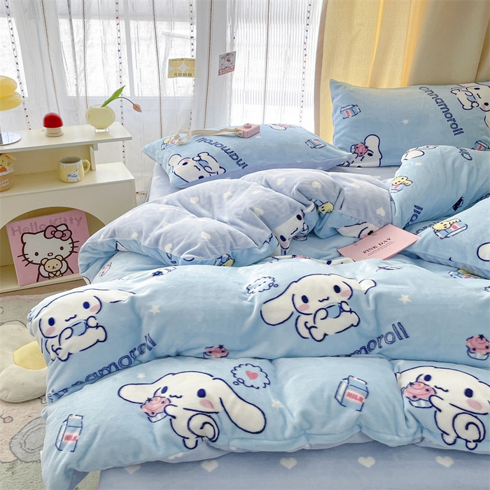 91家纺网 家纺一手货源 找家纺 博雅 2023新款三丽鸥正版授权卡通加厚牛奶绒系列四件套 甜品玉桂狗