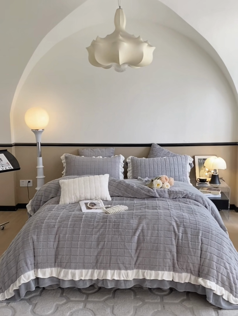 91家纺网 家纺一手货源 找家纺 金麦家纺 2023新款皮草级兔兔绒四件套 黛美娜-绅士灰